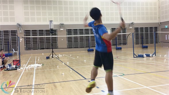 新加坡ST羽毛球学院的Swiss Cottage中学羽毛球训练