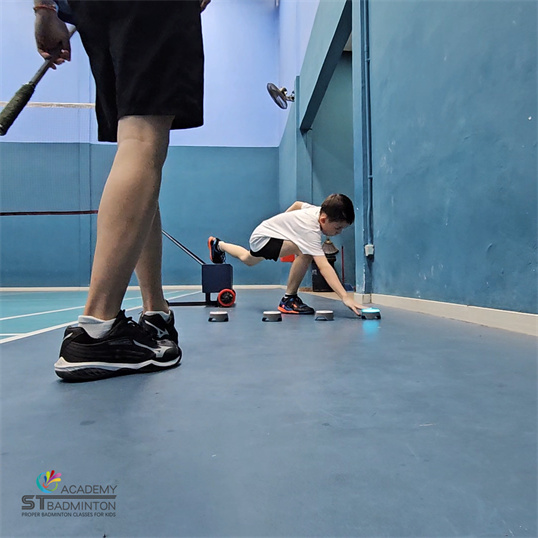 Pelajaran badminton 1-to-1 untuk kanak-kanak di Setapak KL