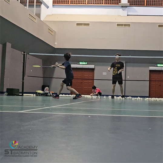 Certified badminton stringer and coach guiding kids in Gombak KL