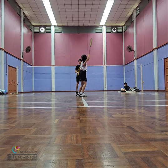 KLホリデーキャンプで技術を向上させるSetapakエリアの子どもたち｜基礎バドミントン技術