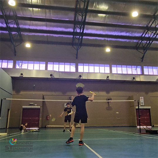 쿠알라룸푸르 Wangsa Maju 그룹 어린이 배드민턴 수업 | 체계적인 배드민턴 훈련