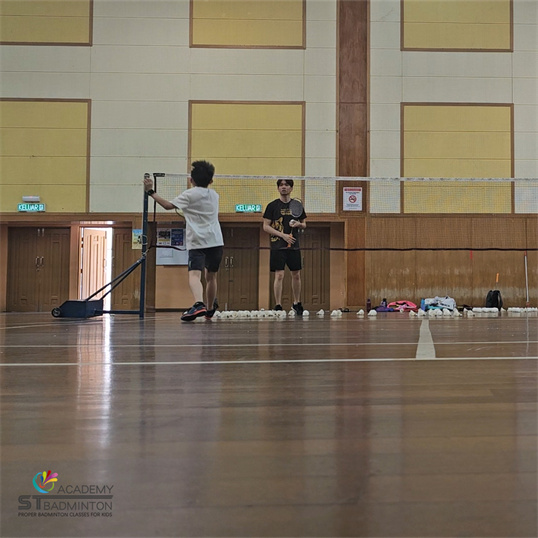 Professional badminton footwork and technique training for improved skills in Taman Ibu Kota Kuala Lumpur trusted by parents