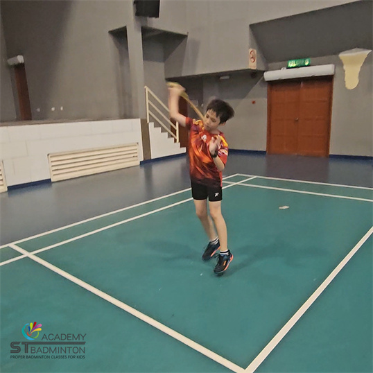 Small group kids badminton training Gombak community centre