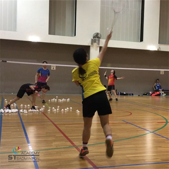 การฝึก พื้นฐานแบดมินตันสำหรับผู้ใหญ่ ในพื้นที่ Air Panas | การโค้ชแบดมินตันแบบมีผู้ฝึกสอน KL