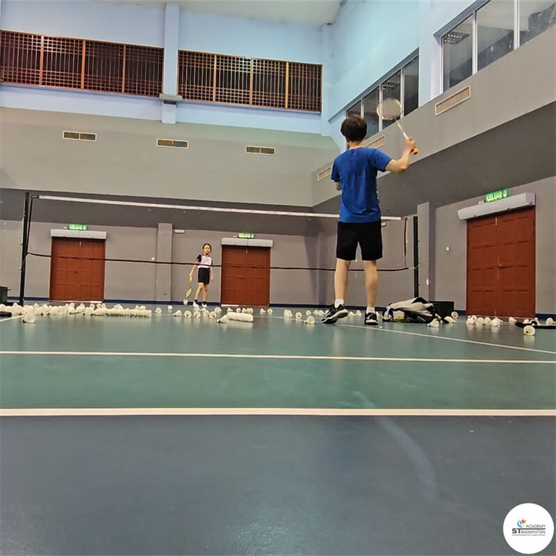 คลาสแบดมินตันกลุ่มละ 4 คนใกล้ MRT/LRT Maluri Interchange และ Jalan Cheras | การฝึกเทคนิคแบดมินตัน กัวลาลัมเปอร์