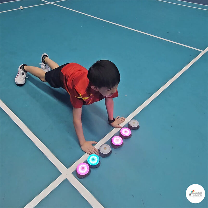 マレーシア Selayang Mall 子ども向けバドミントン クラス｜4歳以上 基礎トレーニング