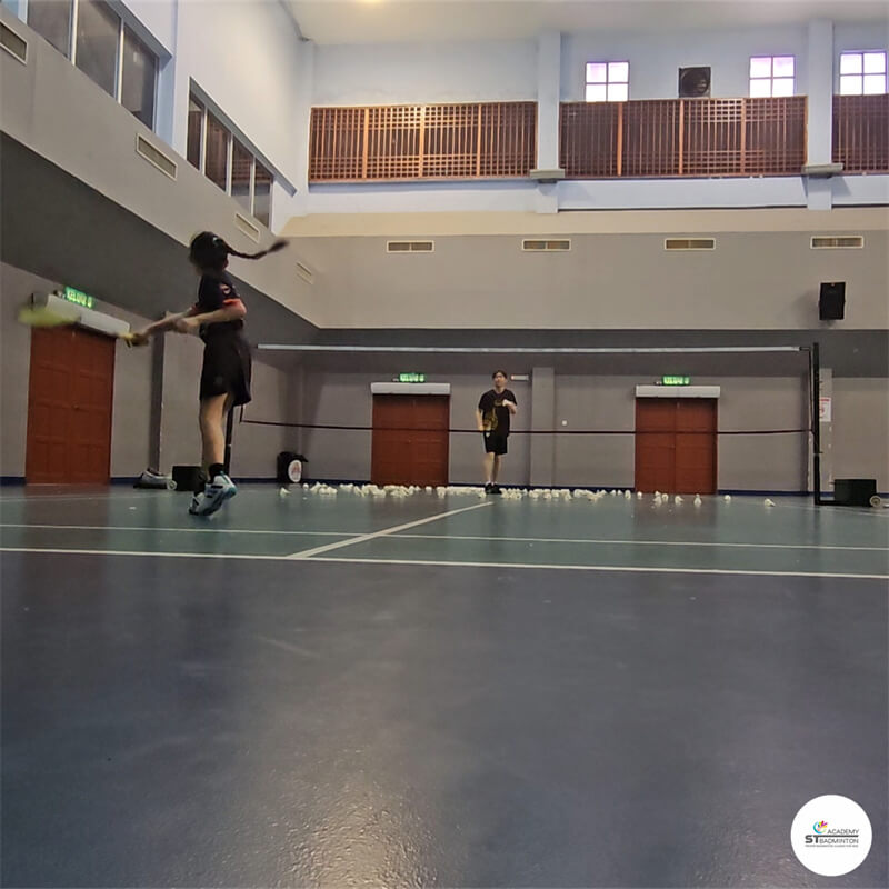 マレーシア Kepongでの子ども向けバドミントン トレーニング | 基礎とフットワーク