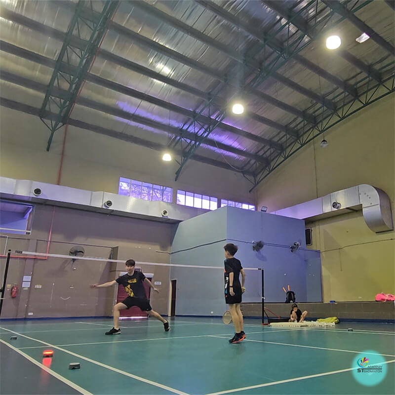 Latihan badminton kanak-kanak (umur 4 tahun ke atas) di Dewan Serbaguna Ampang Hilir oleh ST Badminton Academy
