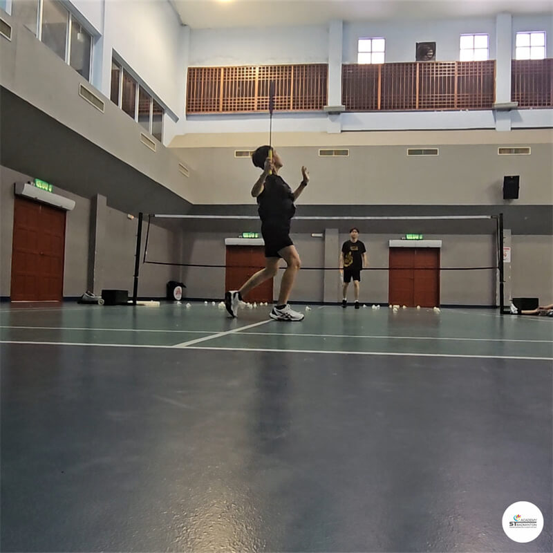 개인 배드민턴 코치가 풋워크와 스윙 교정 | 쿠알라룸푸르 훈련