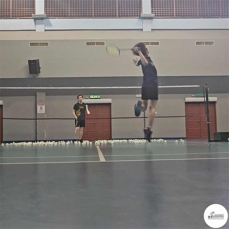 쿠알라룸푸르 Gombak 지역 Eric Chuar 코치의 4인 소수 정예 배드민턴 아카데미 훈련 모습