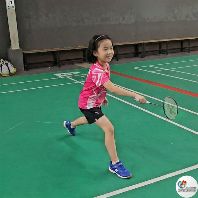 Siapa yang sesuai untuk program badminton Kepong ini - kanak-kanak pemula dan pertengahan